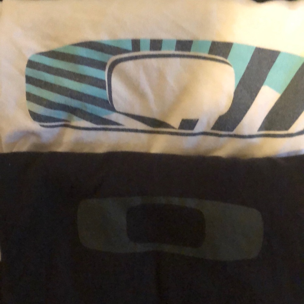 Oakley t-shirts
